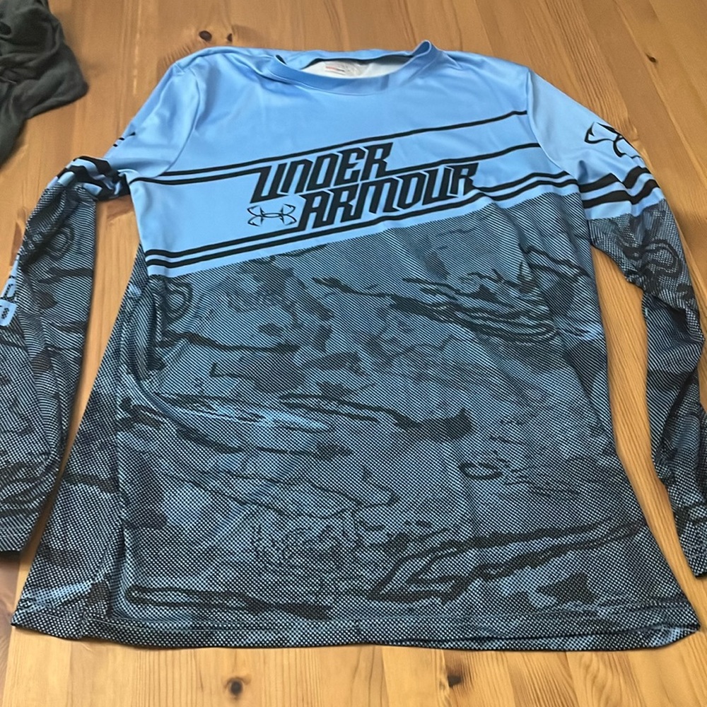 Under armor shirt